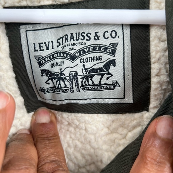 Levi’s faux fur lined jacket size M parka hooded - Picture 5 of 9